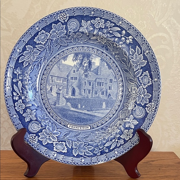 Wedgwood Blue and White Princeton University 1930 Guyler Hall plate 10.25”